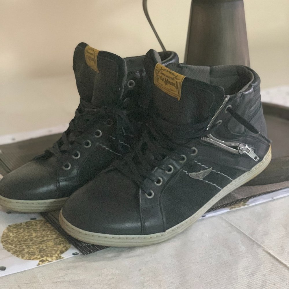 Steve Madden Sneakers